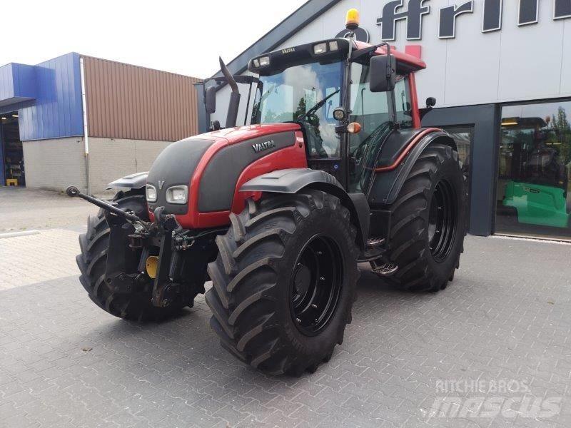 Valtra N 141 Traktorer