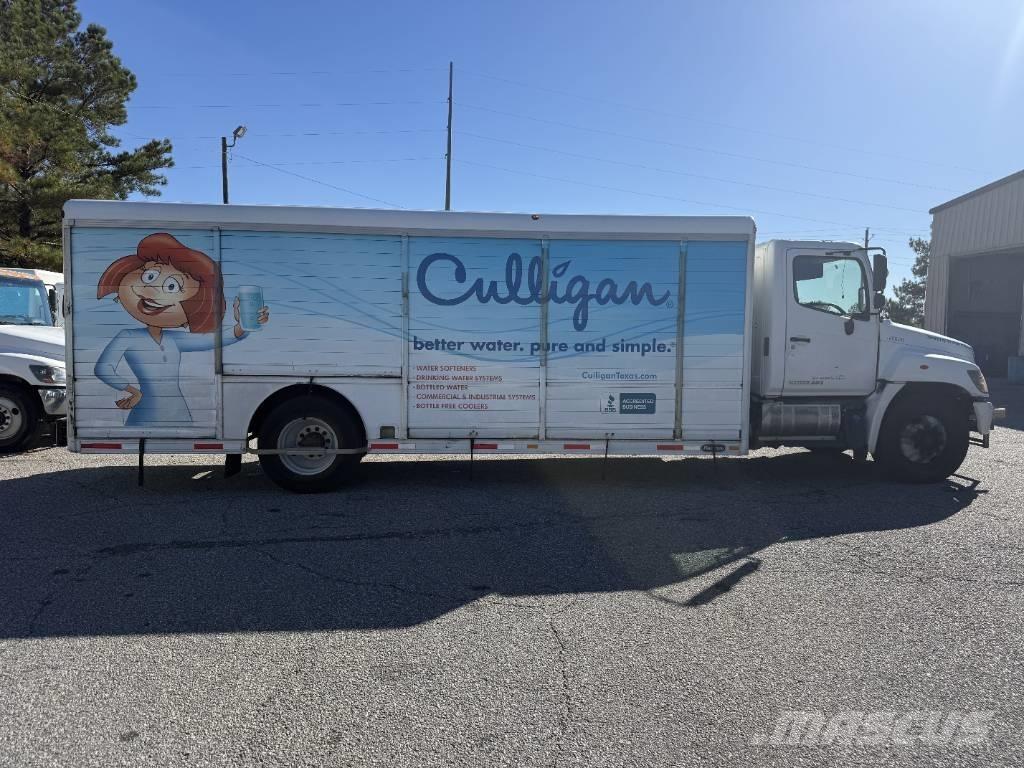 Hino 338 Lastbilar för dryckesleveranser