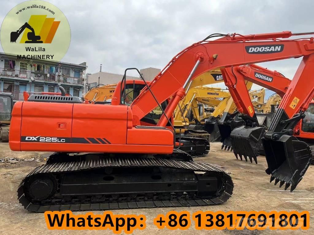 Doosan DX 225 LCA Bandgrävare