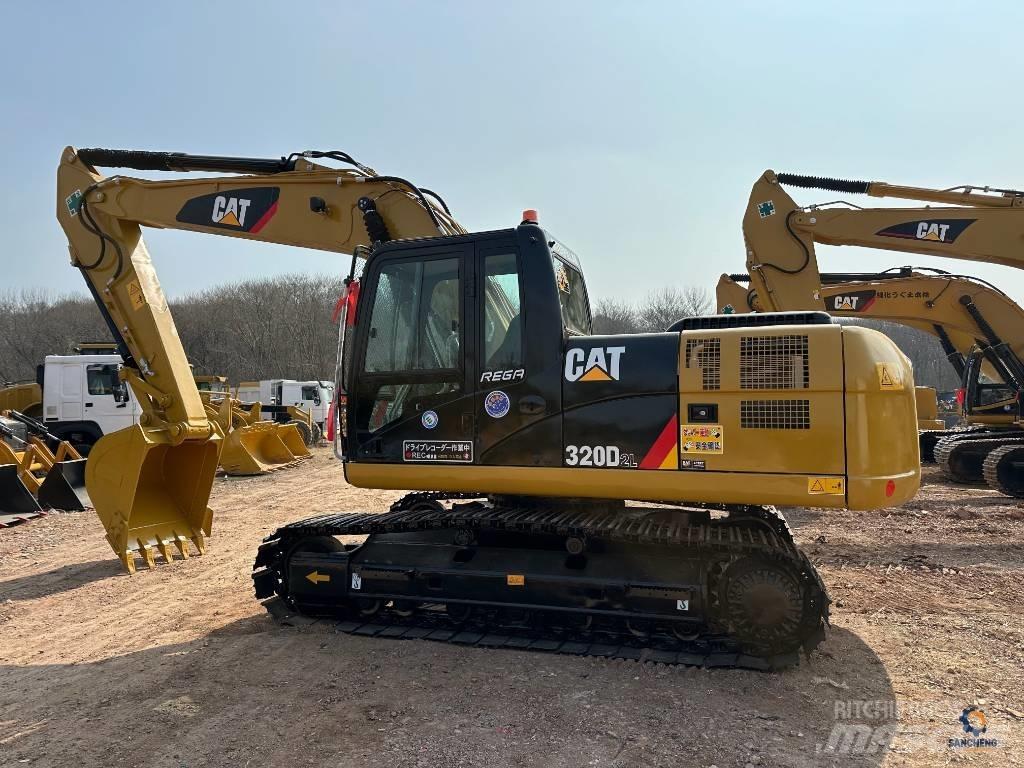 CAT 320D2L Bandgrävare