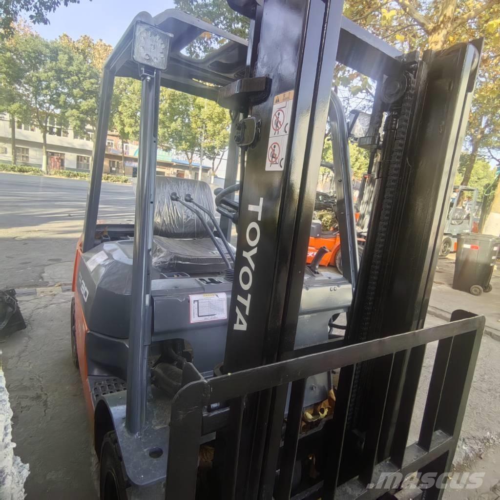  叉车 3t Dieselmotviktstruckar