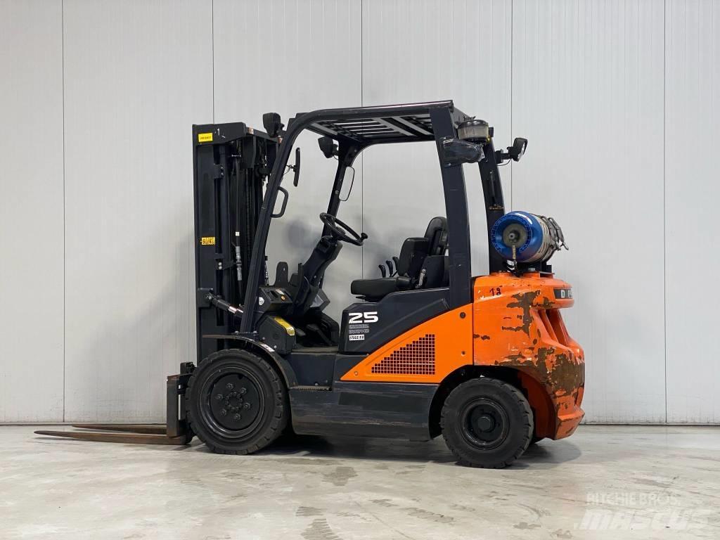 Doosan G25N-7 Gasolmotviktstruckar
