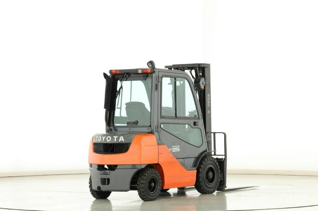 Toyota 02-8 FDF 25 Dieselmotviktstruckar