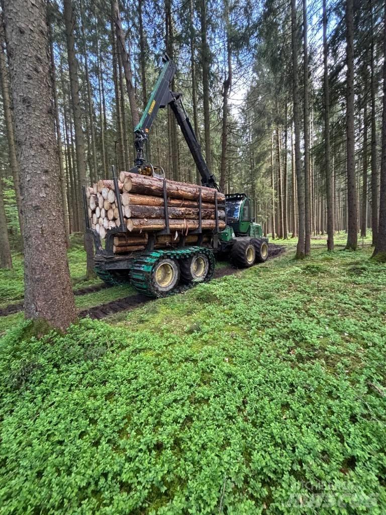 John Deere 1110E Skotare