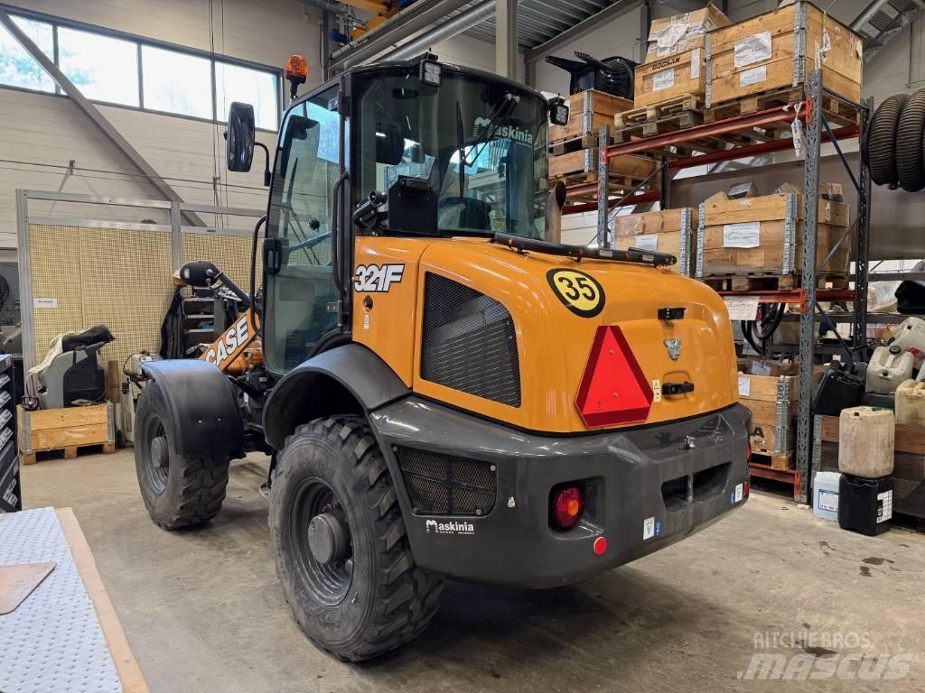 CASE 321F Hjullastare