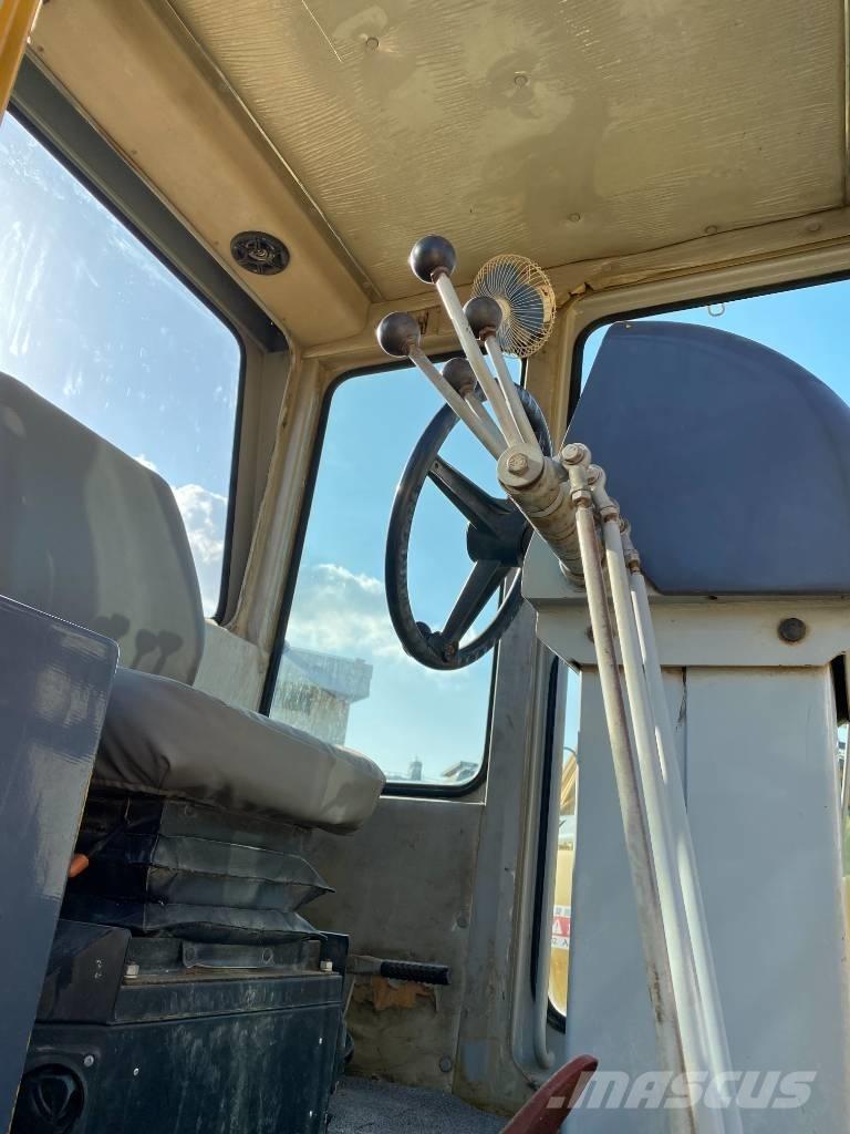 CAT 140 H Väghyvlar