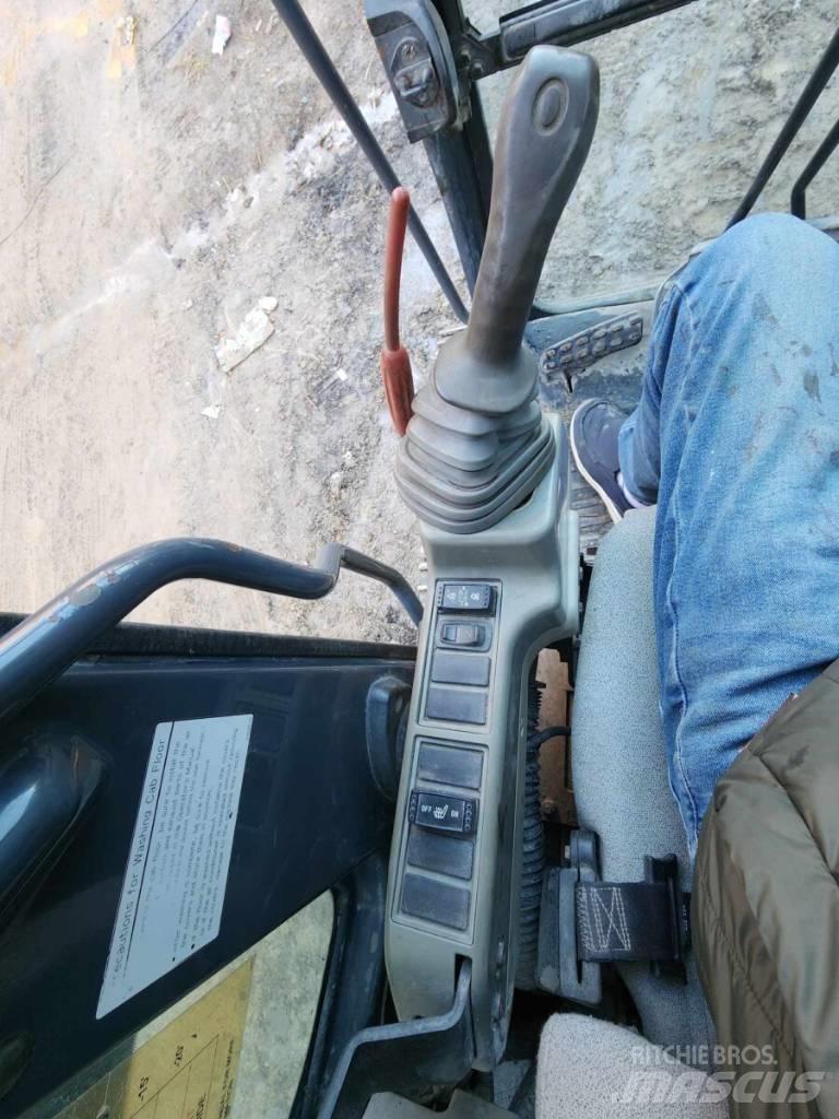 DEERE 245G LC Bandgrävare