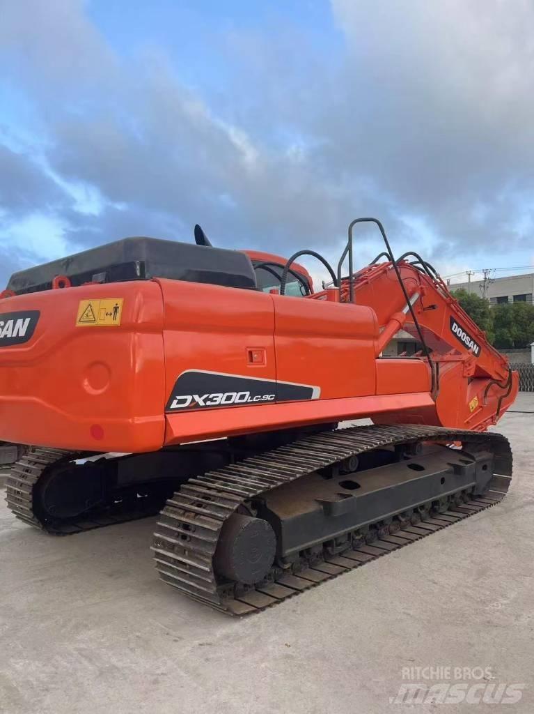Doosan DX300LC-9C Bandgrävare