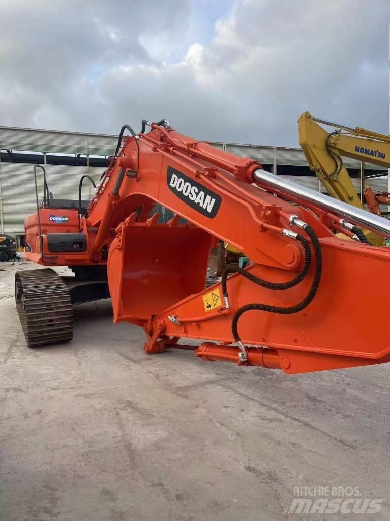 Doosan DX300LC-9C Bandgrävare