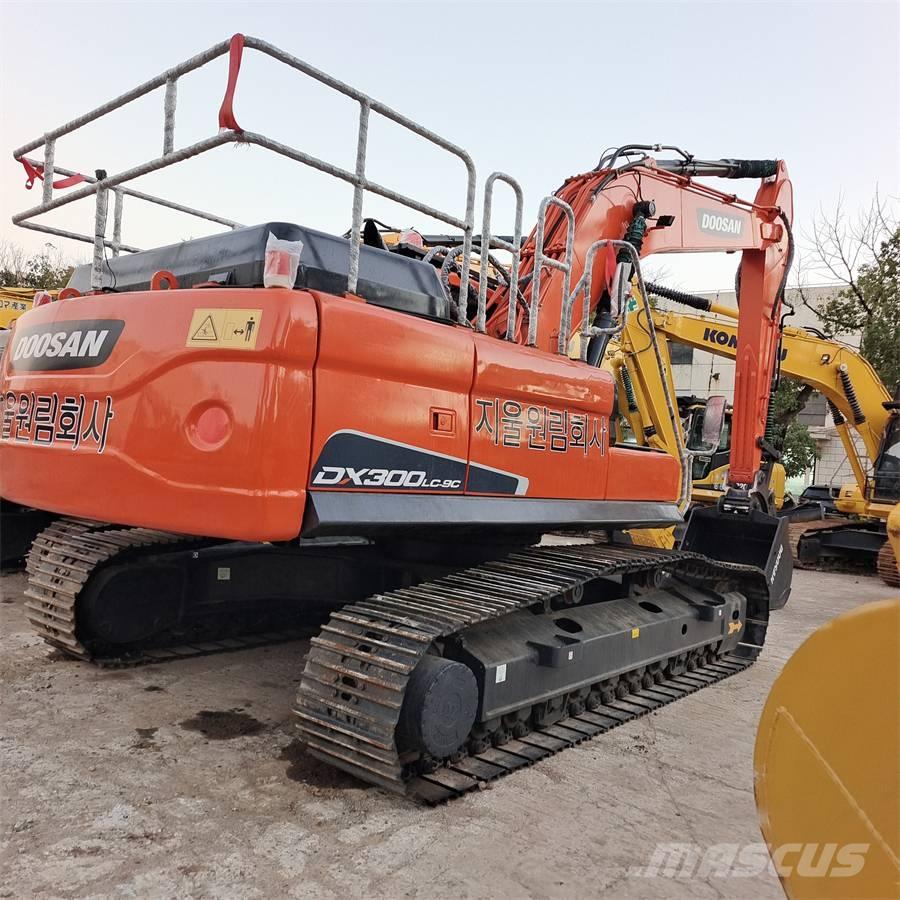 Doosan DX 300 LC Grävmaskiner med lång räckvidd