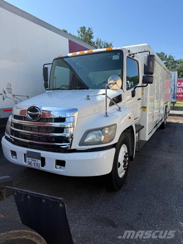 Hino 338 Lastbilar för dryckesleveranser