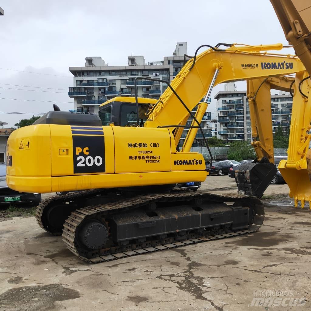 Komatsu PC200-7 Bandgrävare