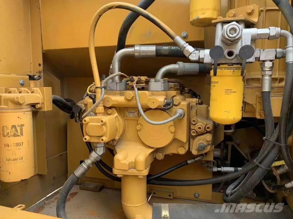 CAT 323D Bandgrävare
