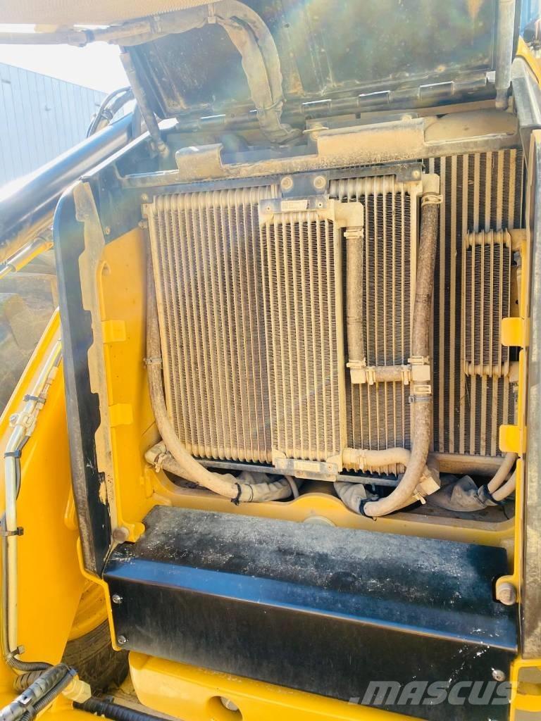 CAT 444  4x4 Grävlastare