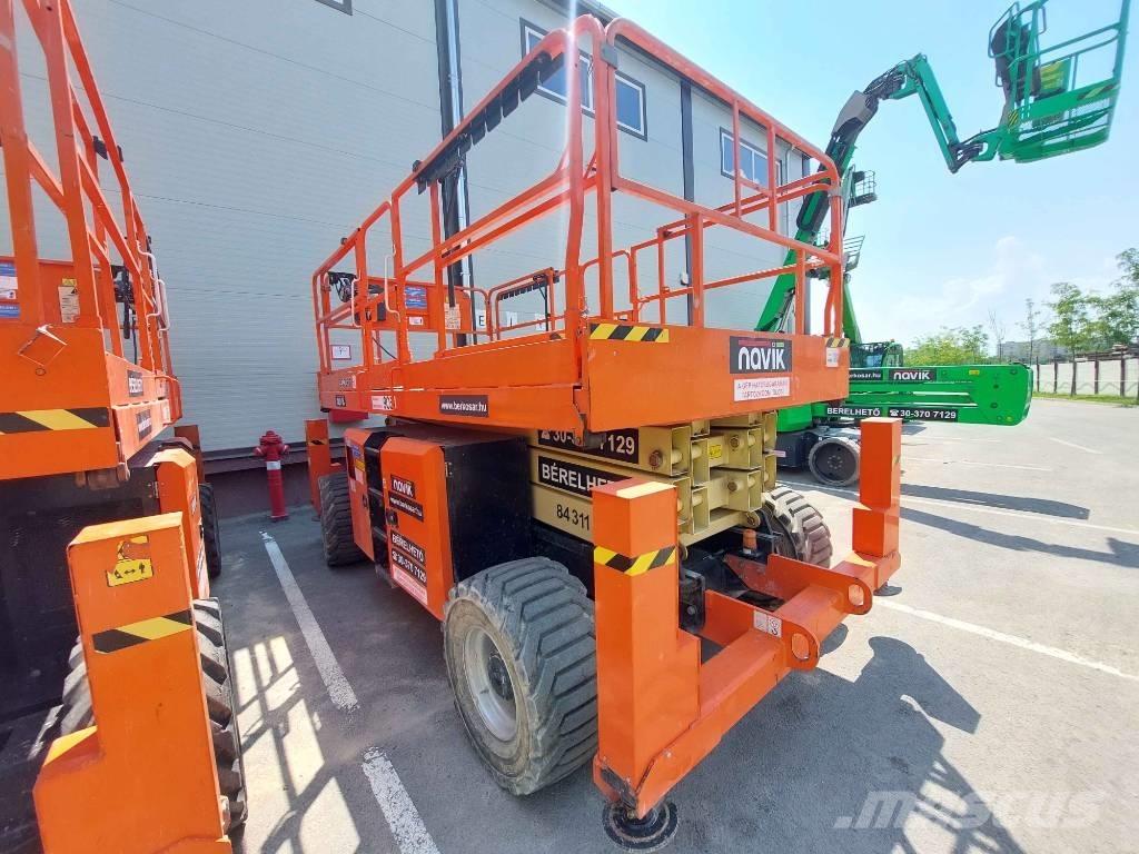 JLG 330 LRT Saxliftar