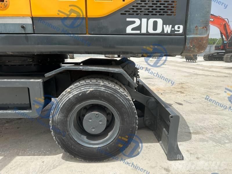 Hyundai R210W-9 Hjulgrävare