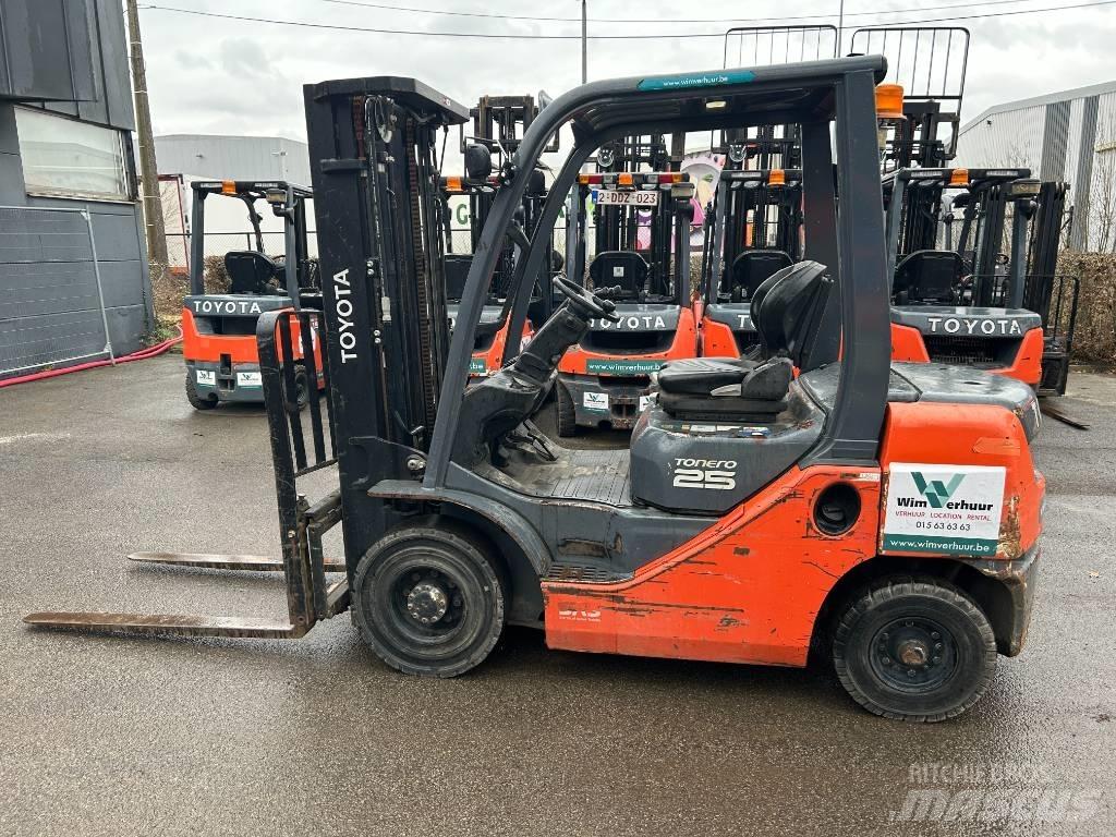 Toyota 02-8 FDF 25 Dieselmotviktstruckar