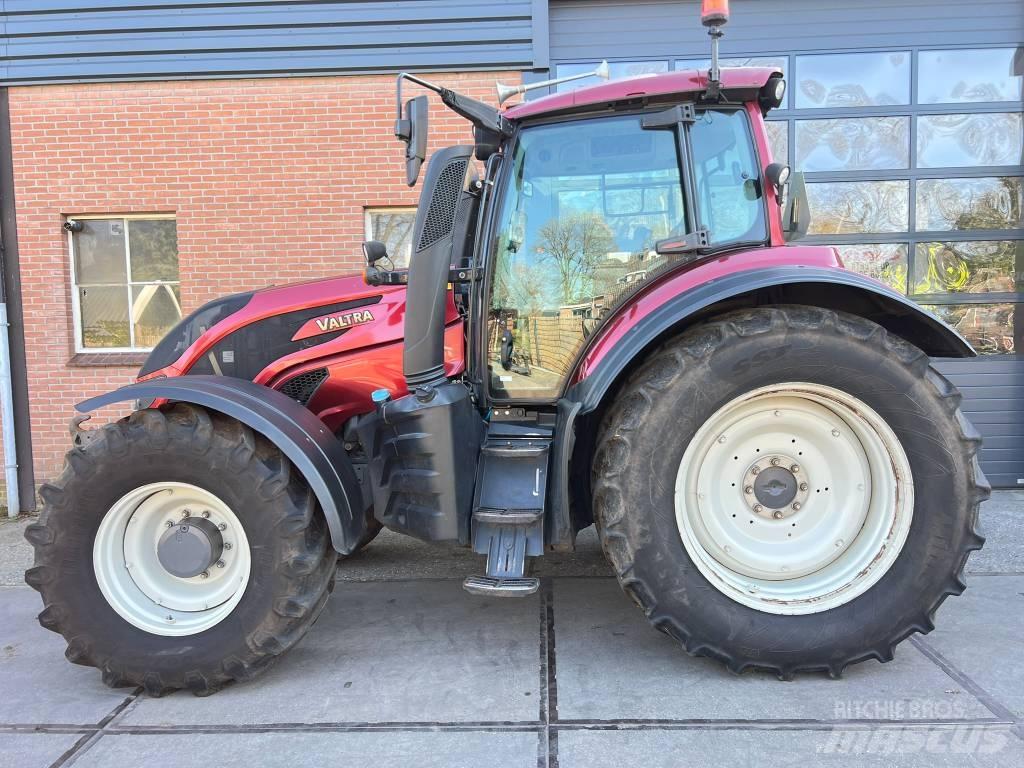 Valtra T 174 Versu Traktorer