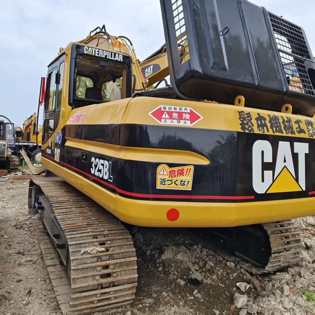 CAT 325 B L Bandgrävare