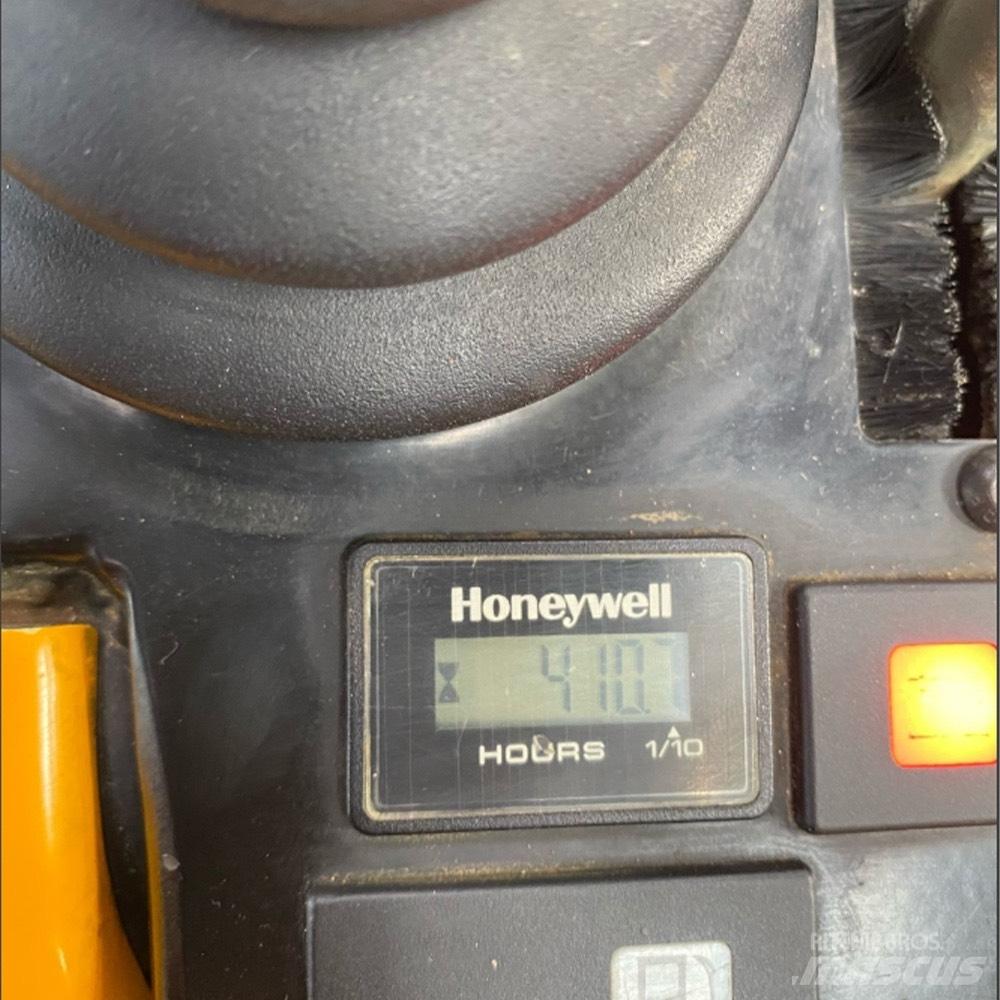 JCB 8008 Minigrävare < 7t