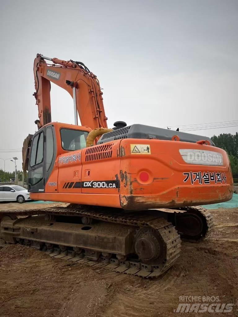 Doosan DX300LCA Bandgrävare