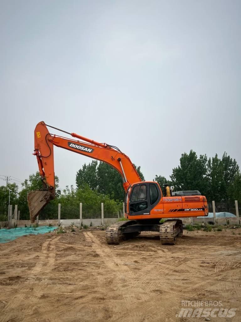 Doosan DX300LCA Bandgrävare