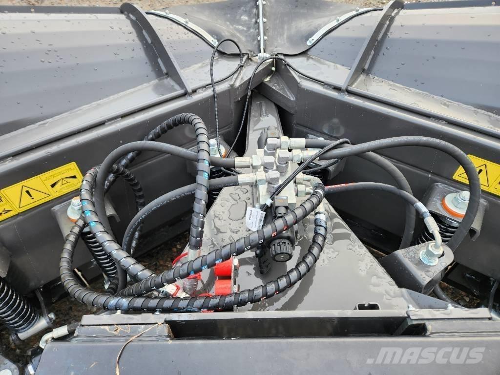 Pronar PUV 3300 M Snöblad och plogar