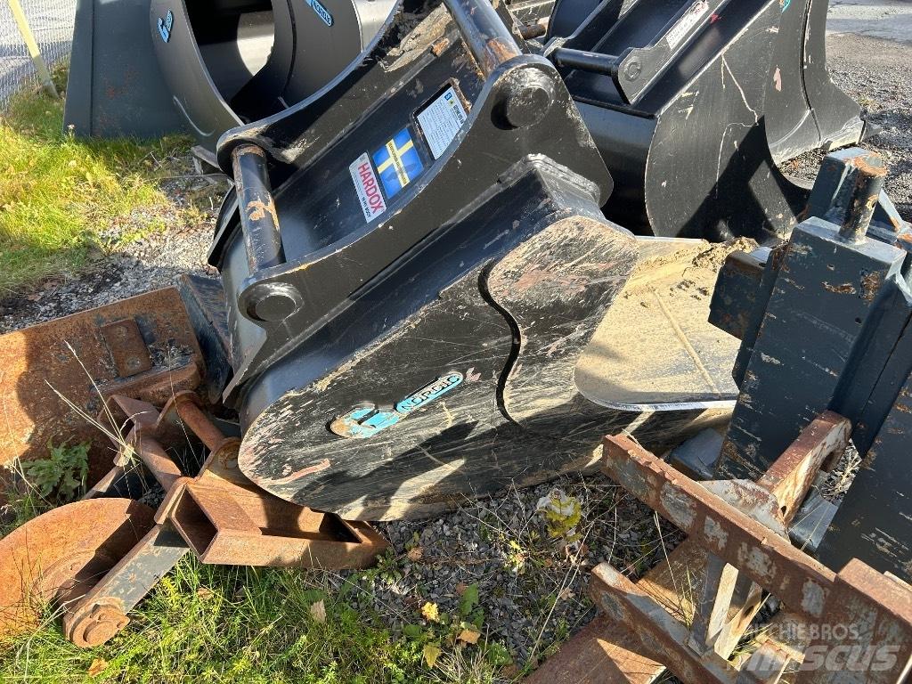 Komatsu PC138US-11E0 Bandgrävare