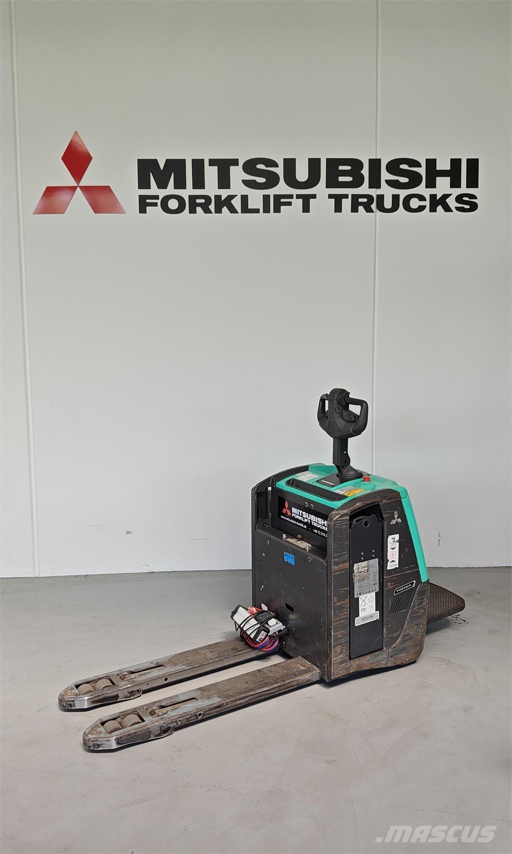 Mitsubishi PBV20N3 Flaktruck