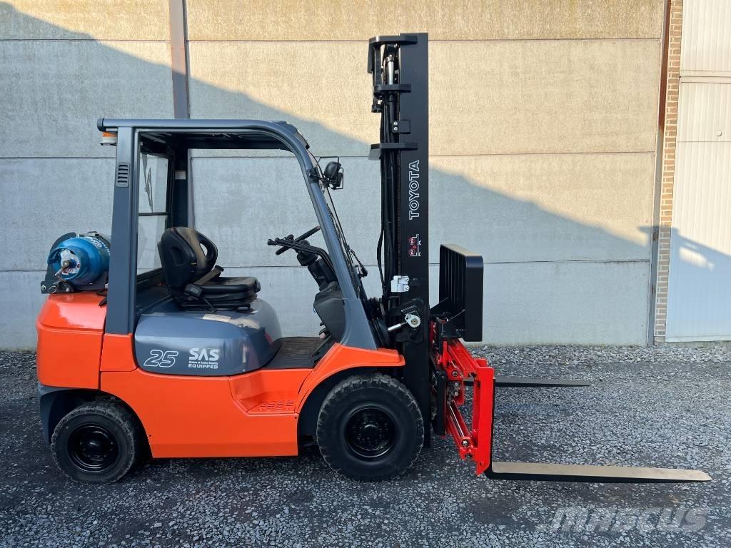 Toyota 42-7 FGF 25 Gasolmotviktstruckar