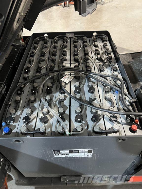 Linde E30-01 Elmotviktstruckar