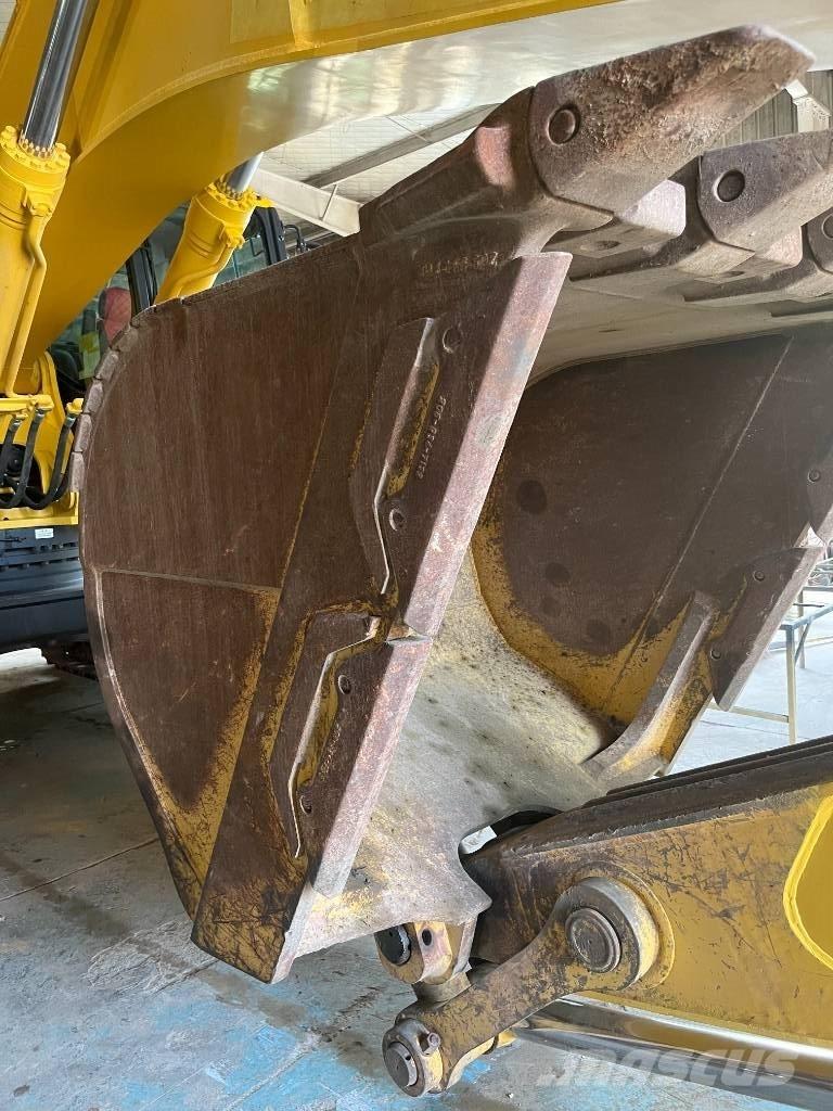 Komatsu PC 450 LC-8 Bandgrävare