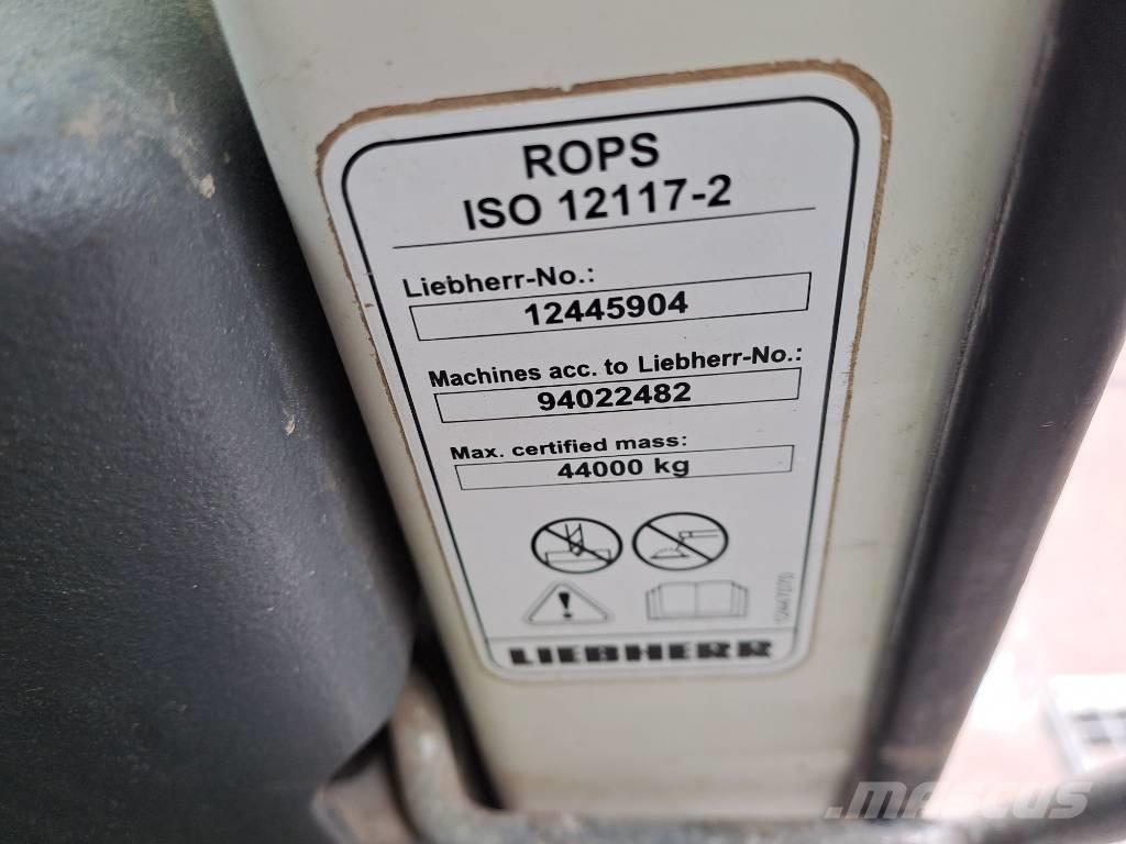Liebherr R 946 Bandgrävare