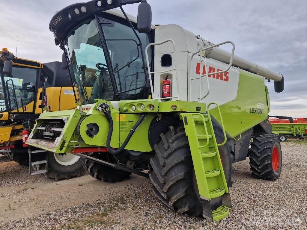 CLAAS Lexion 670 Skördetröskor