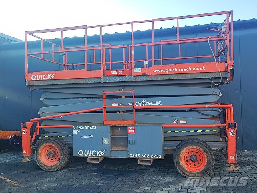 SkyJack SJ 9250 Saxliftar