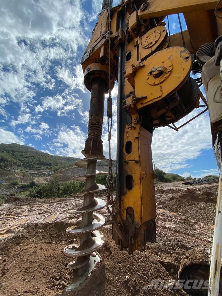 Bauer BG 24 H Tunga borr