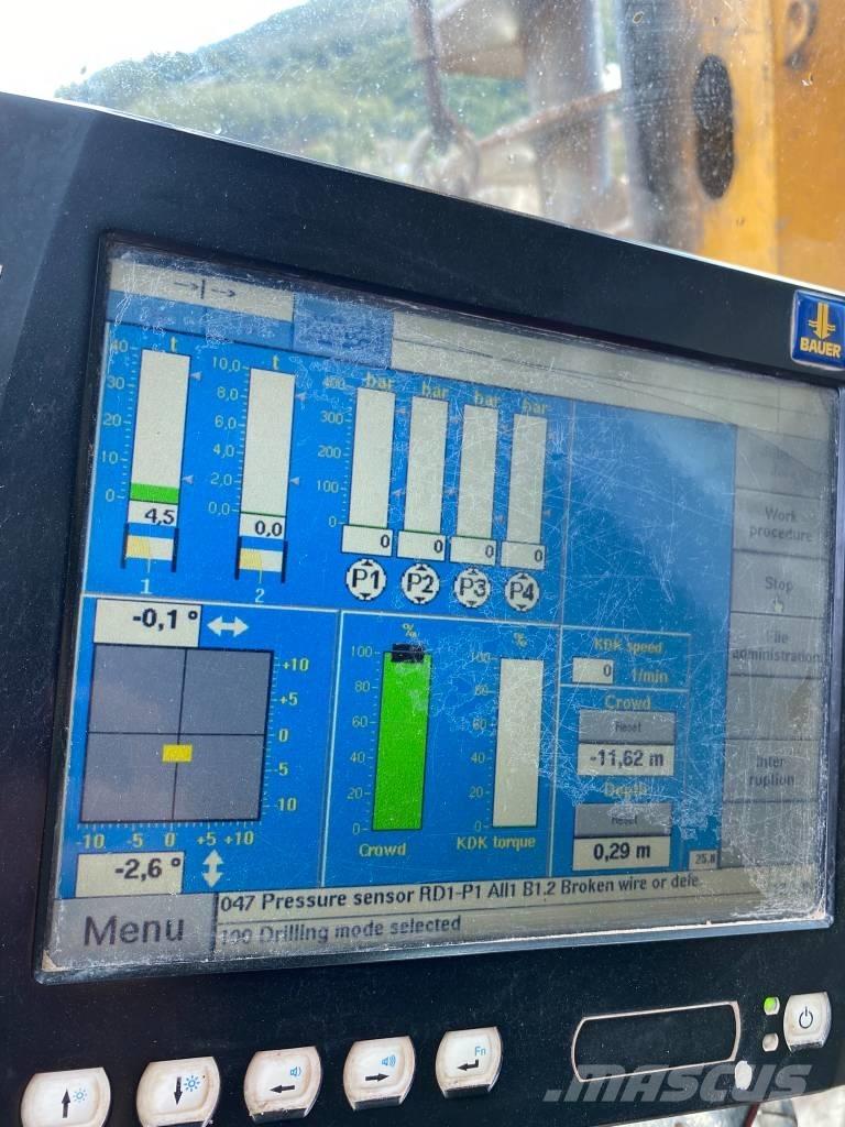 Bauer BG 24 H Tunga borr