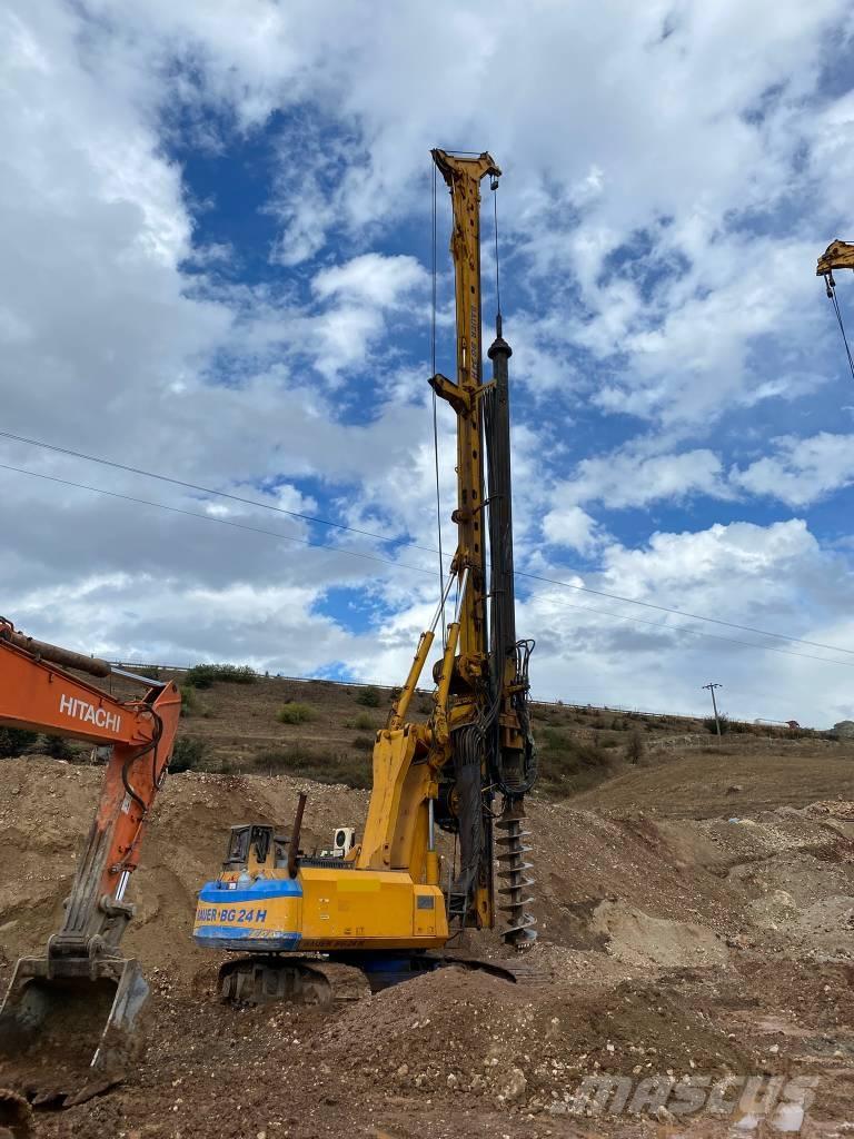 Bauer BG 24 H Tunga borr