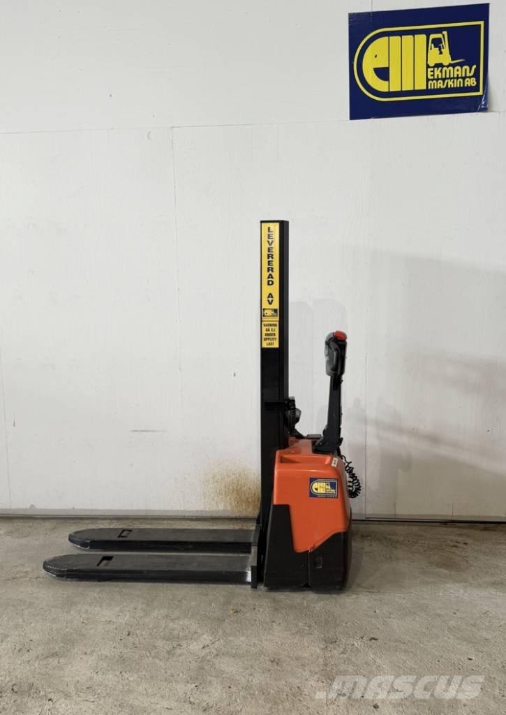 BT truck HWE 100 Staplare