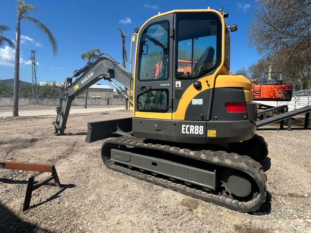 Volvo ECR 88 D Bandgrävare