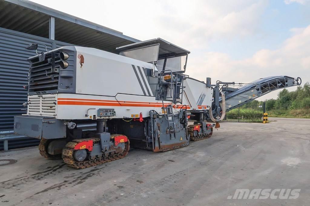 Wirtgen W 250 Asfaltskallfräsmaskiner