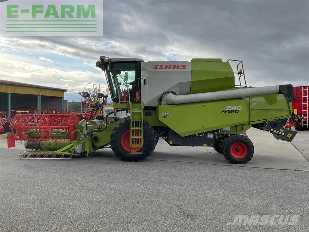 CLAAS AVERO 240 Skördetröskor