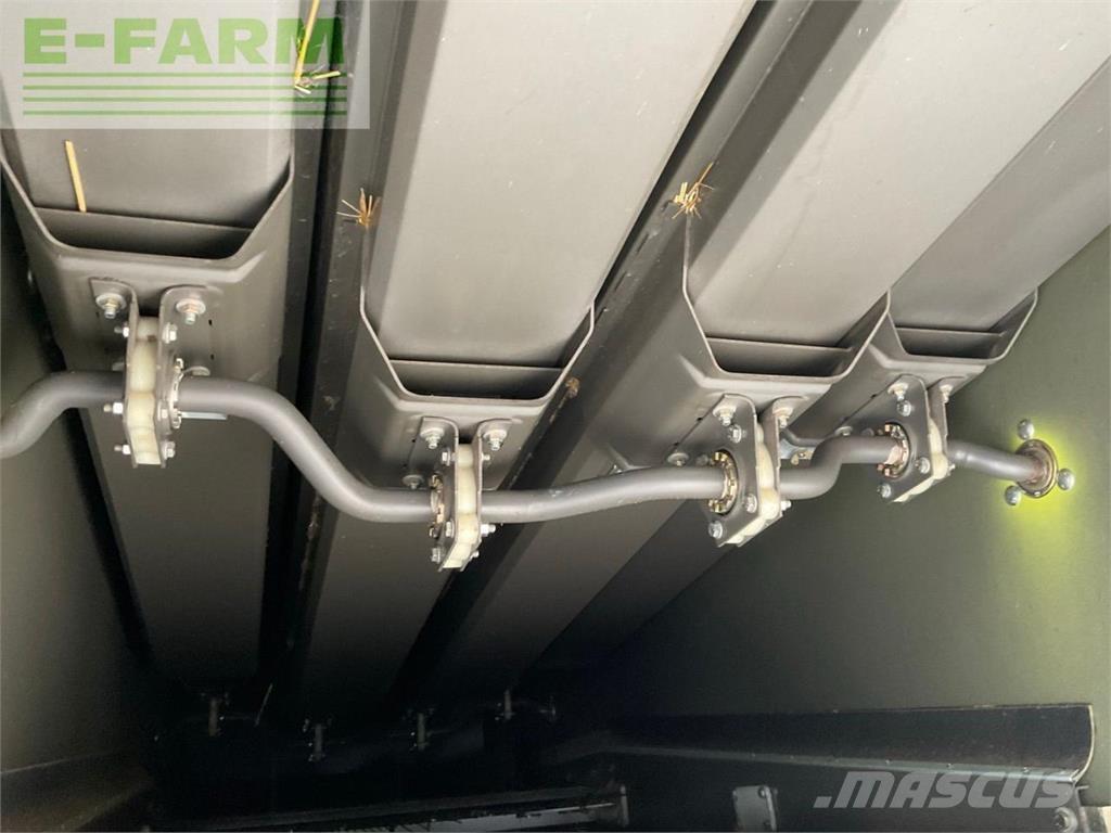 CLAAS AVERO 240 Skördetröskor