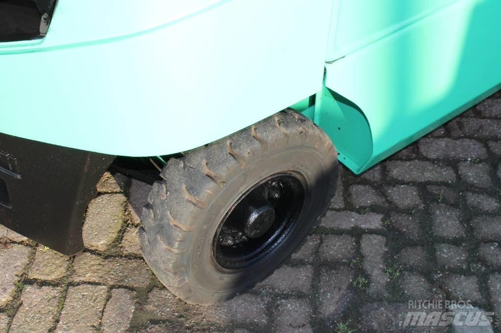 Mitsubishi FD25N Dieselmotviktstruckar