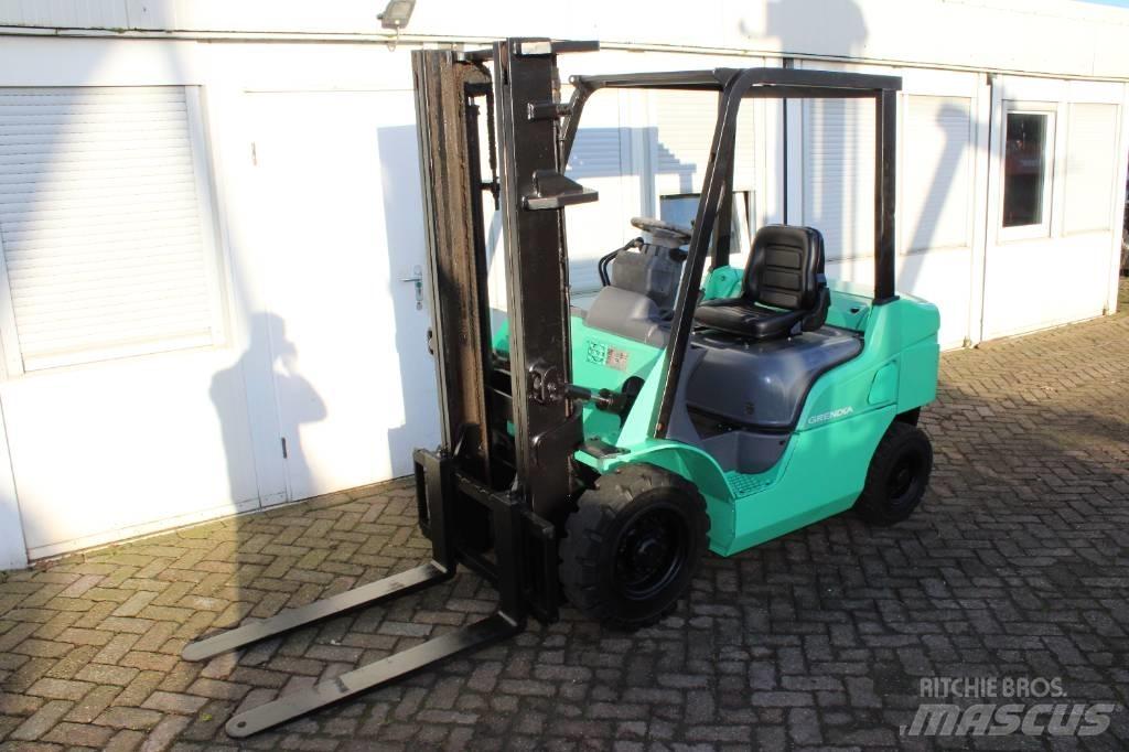 Mitsubishi FD25N Dieselmotviktstruckar