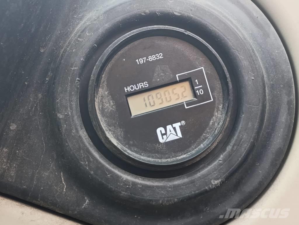 CAT M 318 C Hjulgrävare