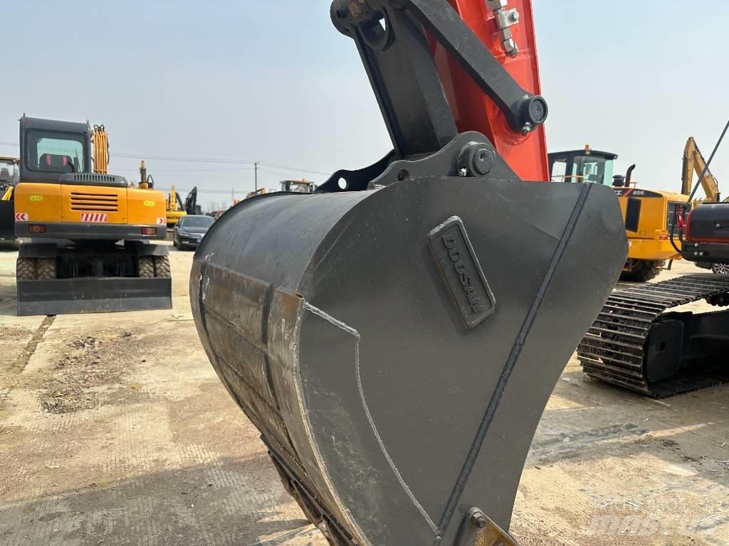 Doosan DX 225LC-9C Bandgrävare
