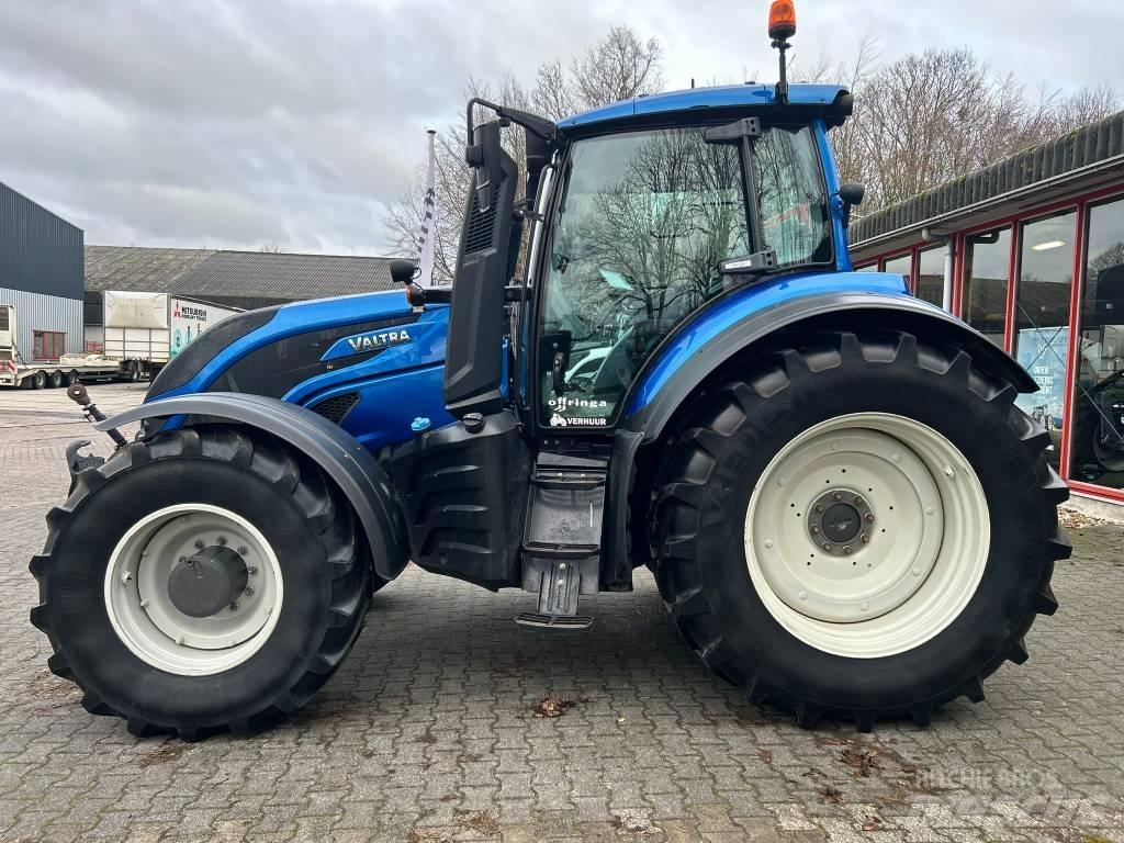 Valtra T 214 Versu Traktorer