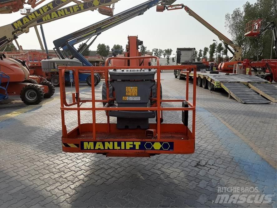JLG 800AJ Bomliftar