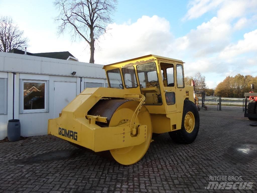 Bomag BW 211 AD Envalsvältar